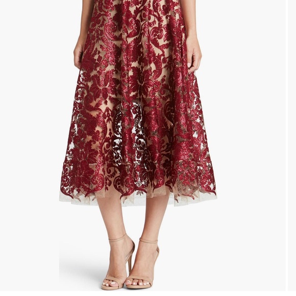 Dress the Population Blair Embellished Fit & Flare Cocktail Dress in Berry/Nude - Picture 4 of 14